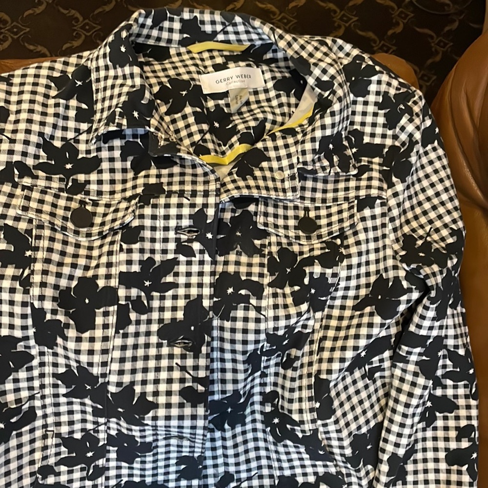 Gorgeous trendy stylish jacket